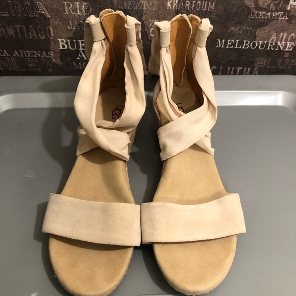Ugg Wedge Espadrille Tie Around Sandals. Size 10. - Picture 4 of 9